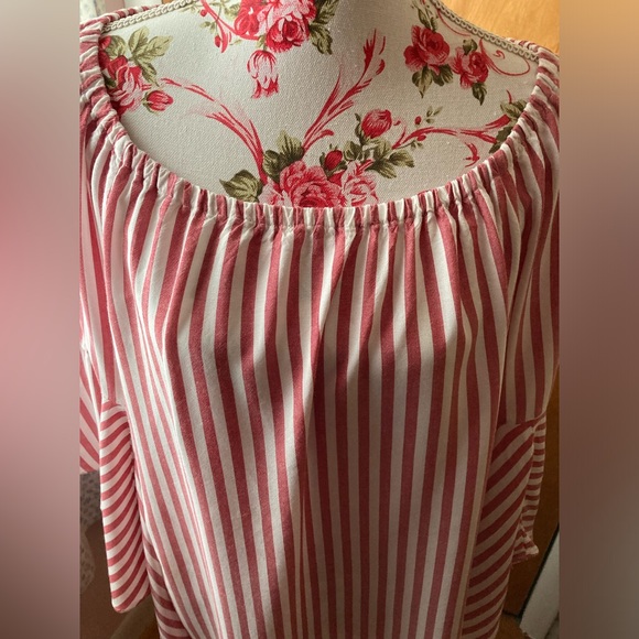 Fever - Red and White Striped Flutter Sleeve Top - SZ L - Picture 3 of 9